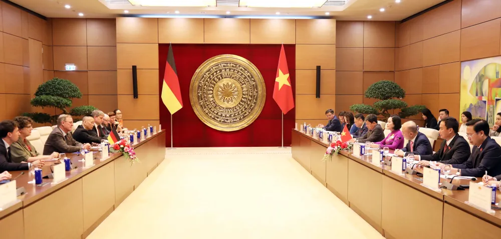 16 - hội đàm.jpg