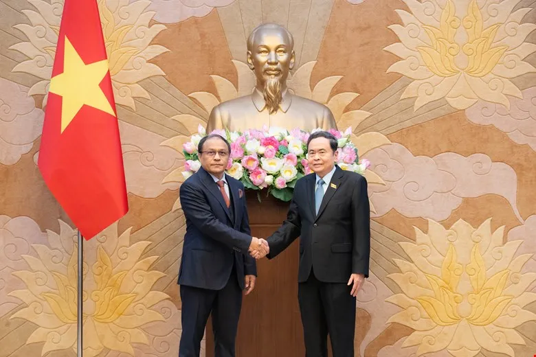 Chủ tịch Quốc hội Trần Thanh Mẫn tiếp Tổng Chưởng lý Malaysia Tan Sri Mohd Dusuki Mokhtar tại Nhà Quốc hội. Ảnh: CẨM HÀ 