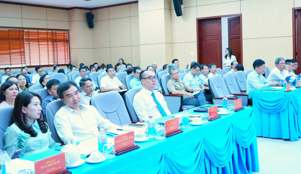 7 - QC tọa đàm giá đất.jpeg