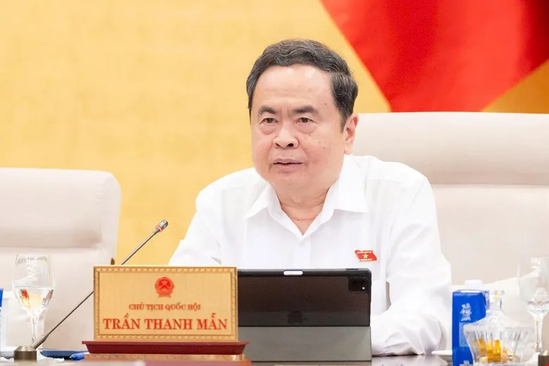 8 MẪN PB.jpg