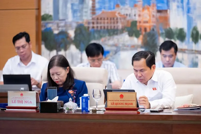 dự a.jpg