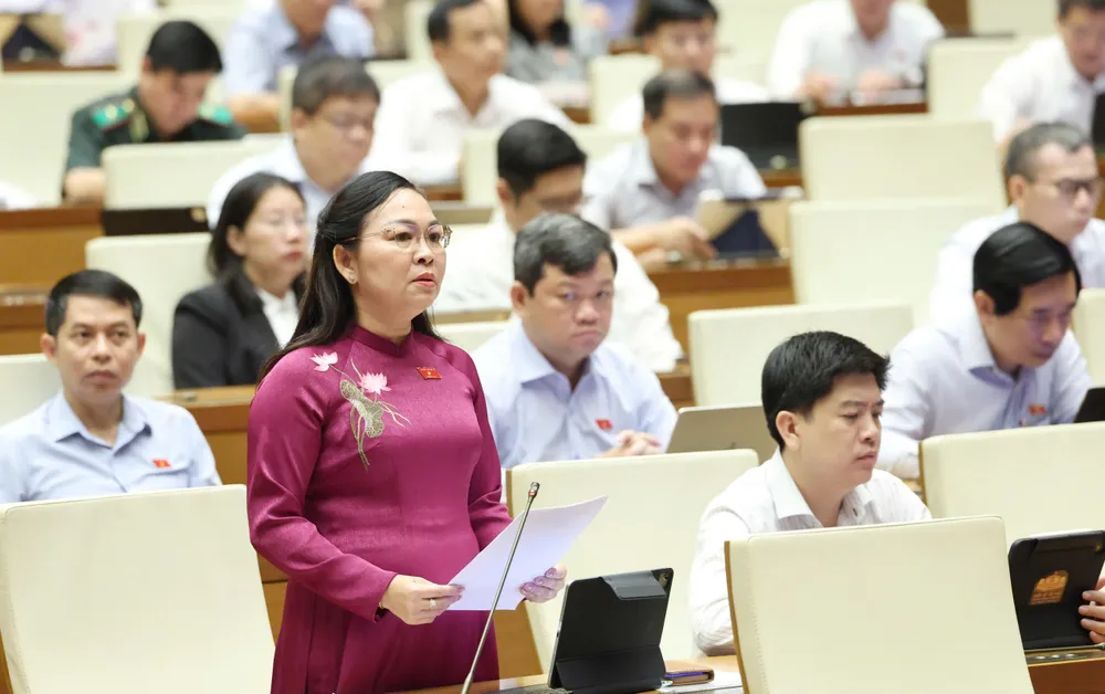 8 LÝ ANH THƯ .jpg
