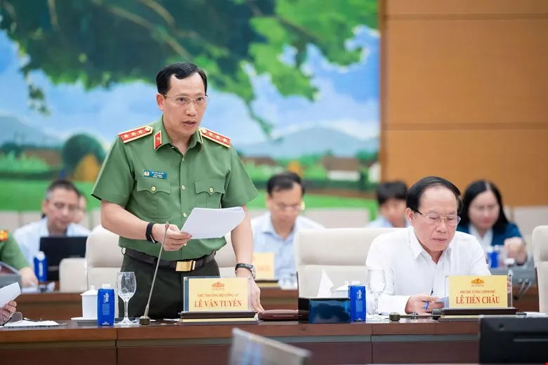 18 - tuyến.jpg