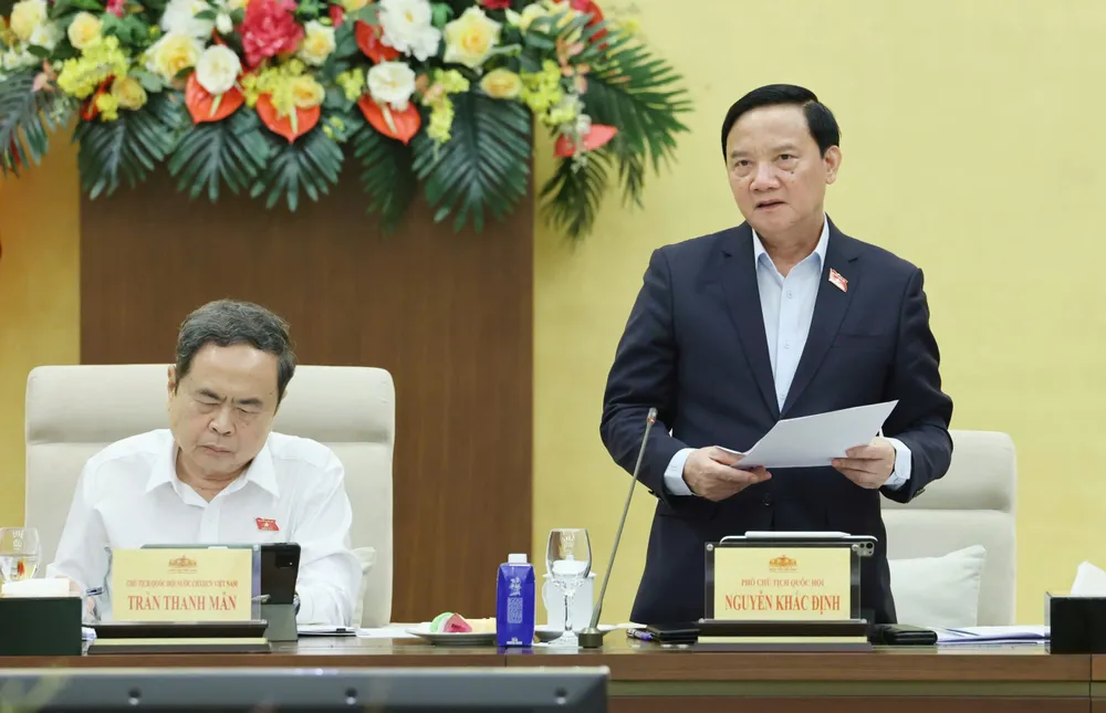 Phó Chủ tịch Quốc hội Nguyễn Khắc Định tổng kết nội dung thảo luận. Ảnh: QUANG PHÚC