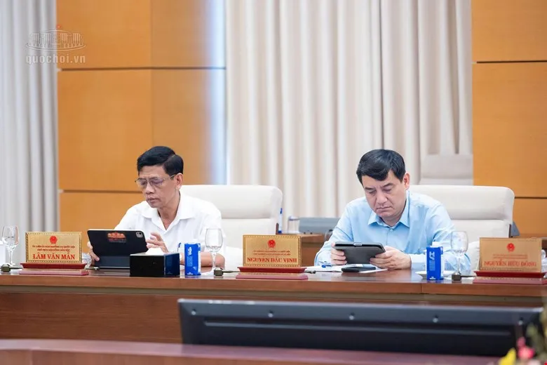 DỰ CHIỀU.jpg