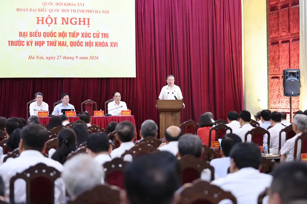 Hội nghị tiếp xúc cử tri chiều 27-9. Ảnh: QUANG PHÚC