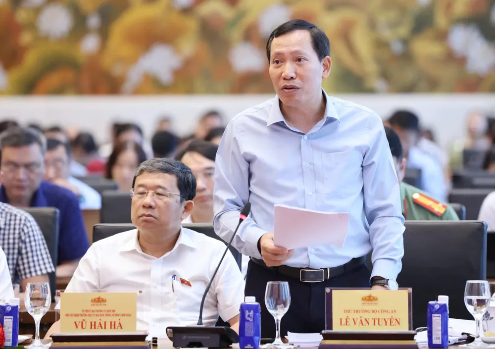 LÊ VĂN TUYẾN .jpg