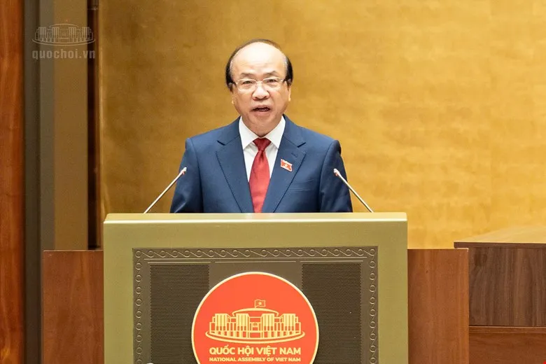 phan chí hiếu - thẳng.jpg