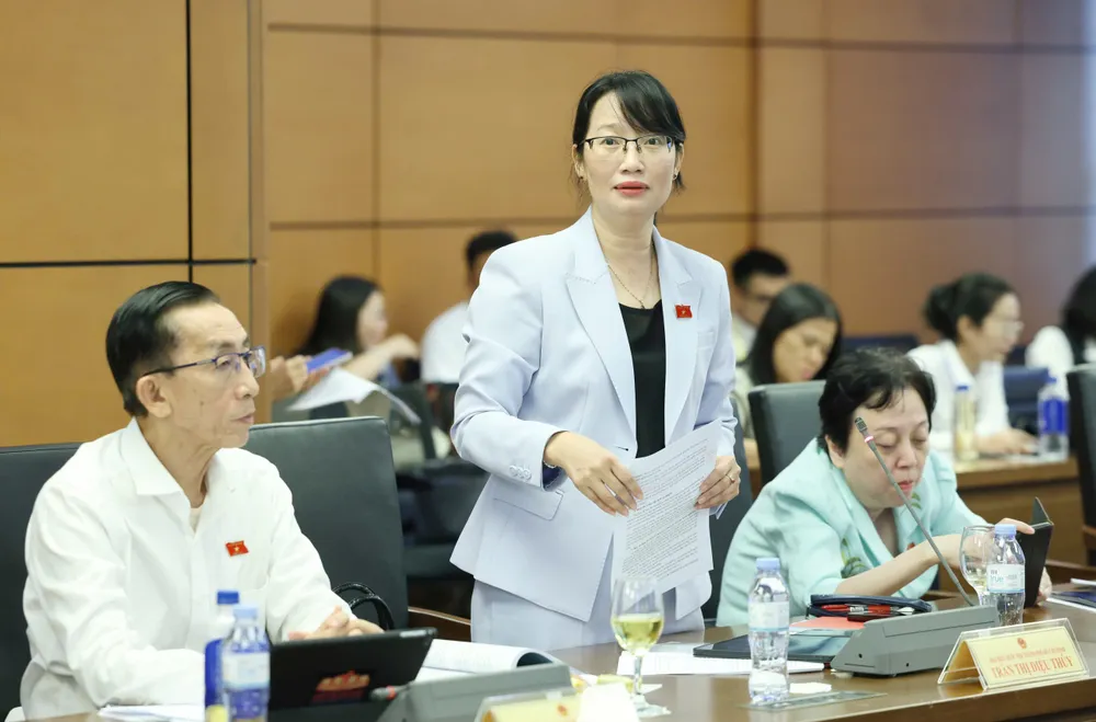 Diệu thúy.jpg
