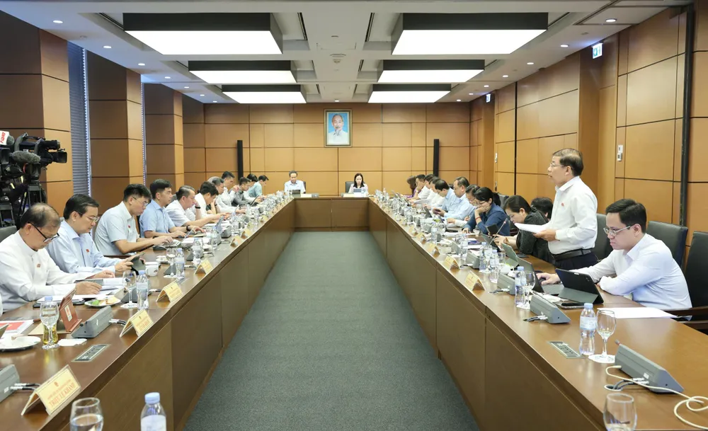 QC thảo luận tổ TPHCM.jpg