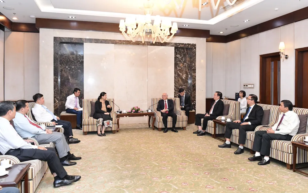 Quang cảnh buổi tiếp