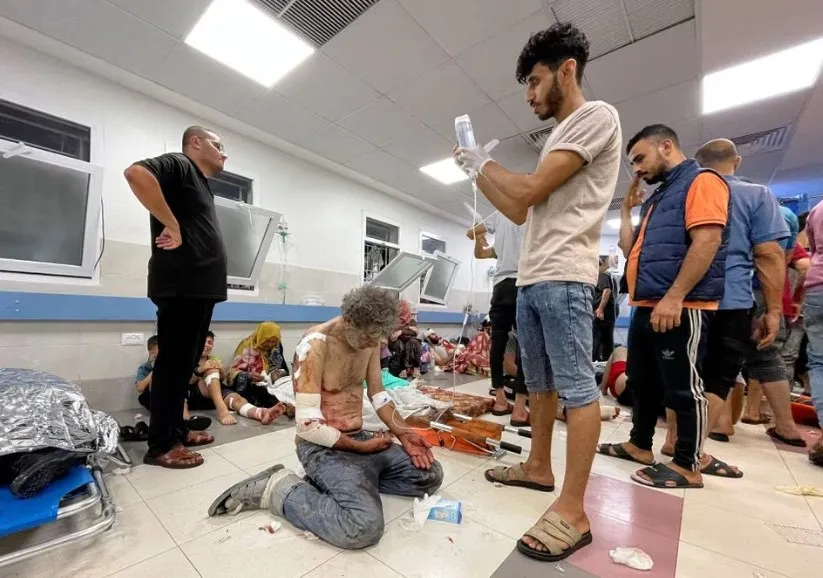 Những người bị thương trong vụ tấn công. Ảnh: REUTERS