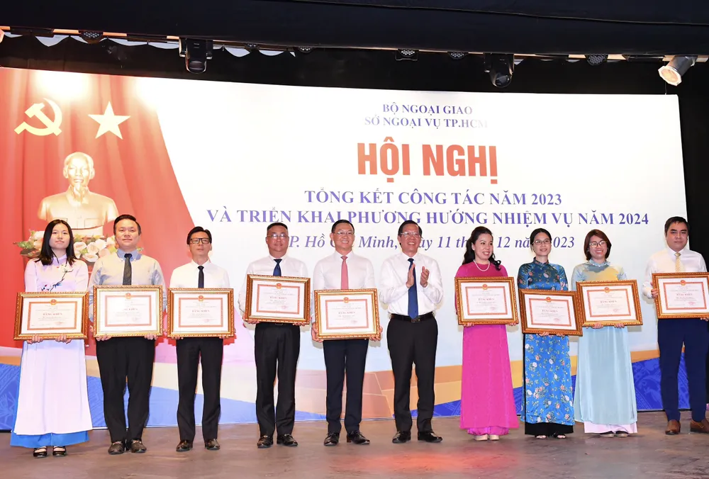 Ngoại giao kinh tế phải là trọng tâm