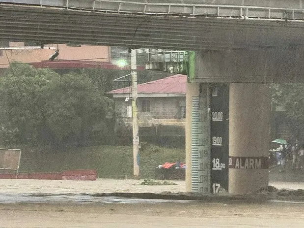 Hàng chục ngàn người Philippines phải sơ tán vì bão Wipha