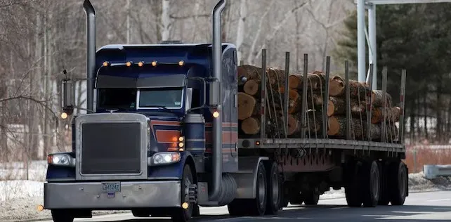 Xe tải hạng trung và hạng nặng nhập khẩu vào Mỹ sẽ bị áp thuế 25%. Ảnh: IL SOLE 24 ORE