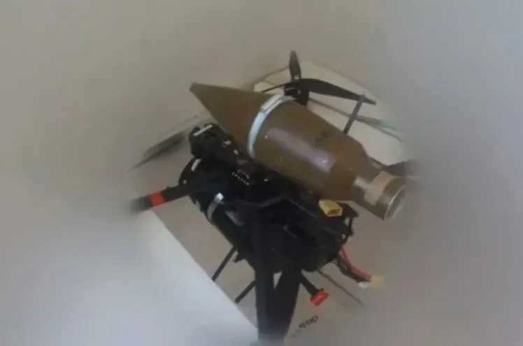 Một drone điều khiển bằng cáp quang của Hezbollah chở theo 1 đầu đạn. Ảnh: Al Jazeera