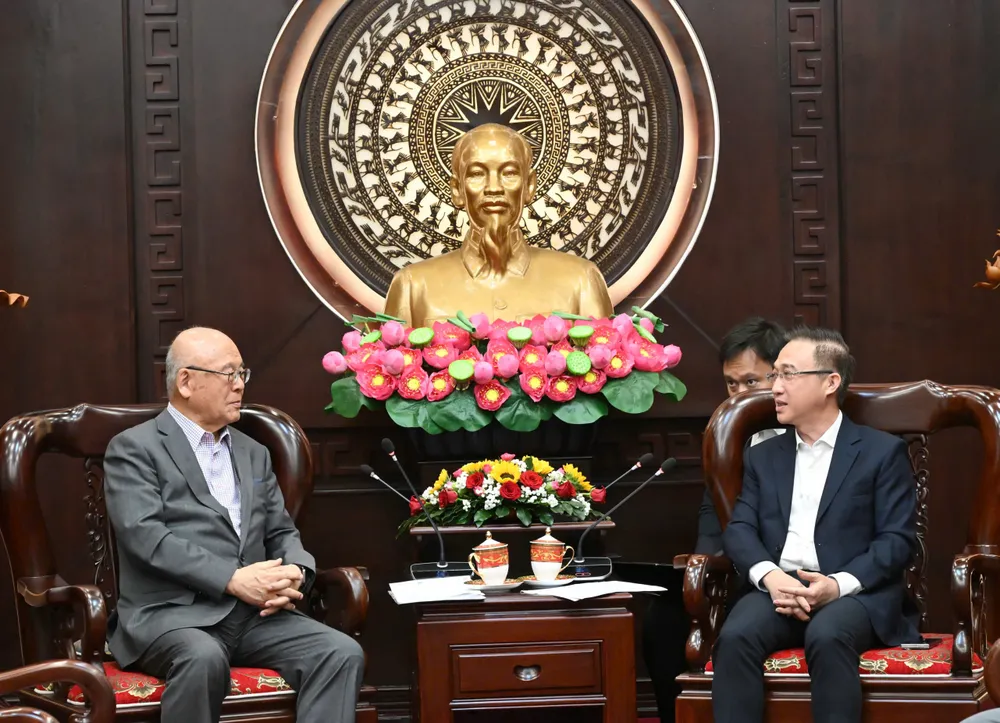 pho-bi-thu-dang-minh-thong-tiep-tsutomu-nb.jpg