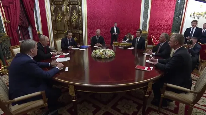 Hai bên trao đổi các vấn đề liên quan đến Ukraine và hợp tác song phương. Ảnh: KREMLIN.RU