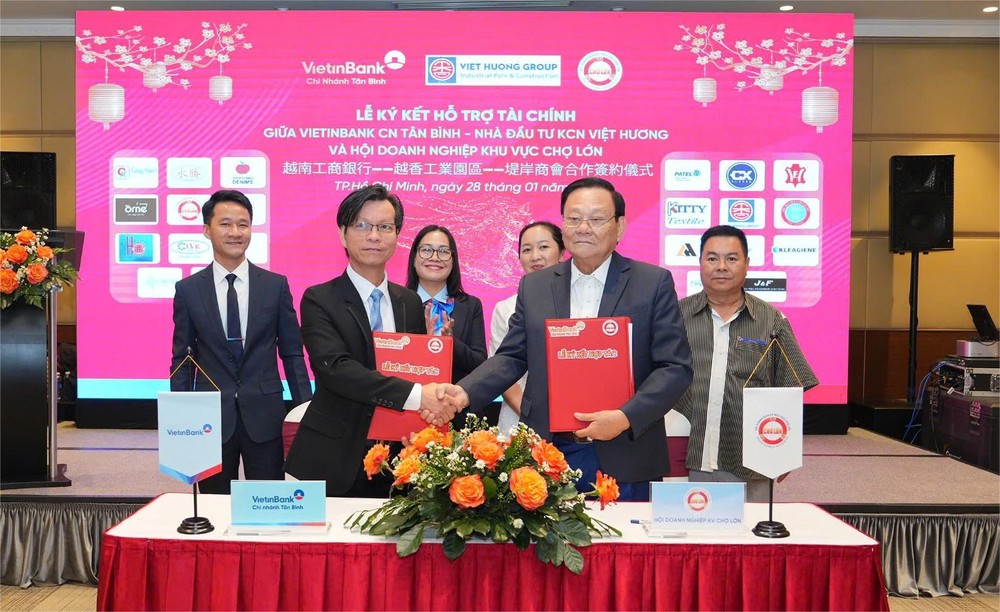 堤岸商会与VietinBank签署合作备忘录。