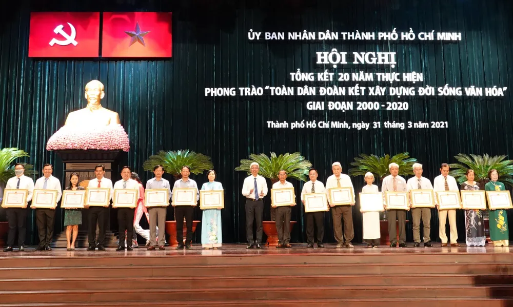 Chấm dứt việc bình xét các danh hiệu mang tính hình thức  ảnh 1