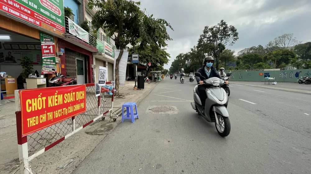 Gò Vấp phân luồng từ xa, kiểm tra ngẫu nhiên người ra vào quận ảnh 1