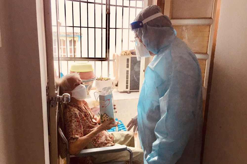 Trao 10.000 túi an sinh đến tay người dân khó khăn ảnh 5