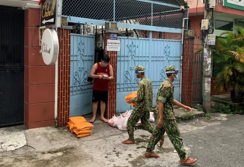 Các địa phương đi chợ giúp dân  ảnh 1