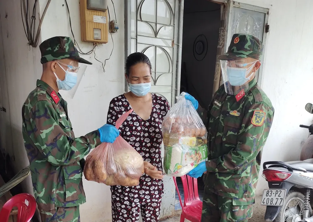 Các địa phương đi chợ giúp dân  ảnh 2