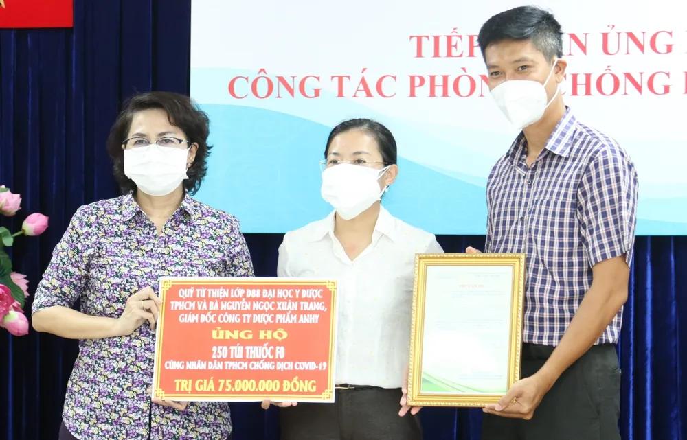 TPHCM tiếp nhận thuốc, vật tư y tế phòng, chống dịch Covid-19 ảnh 1