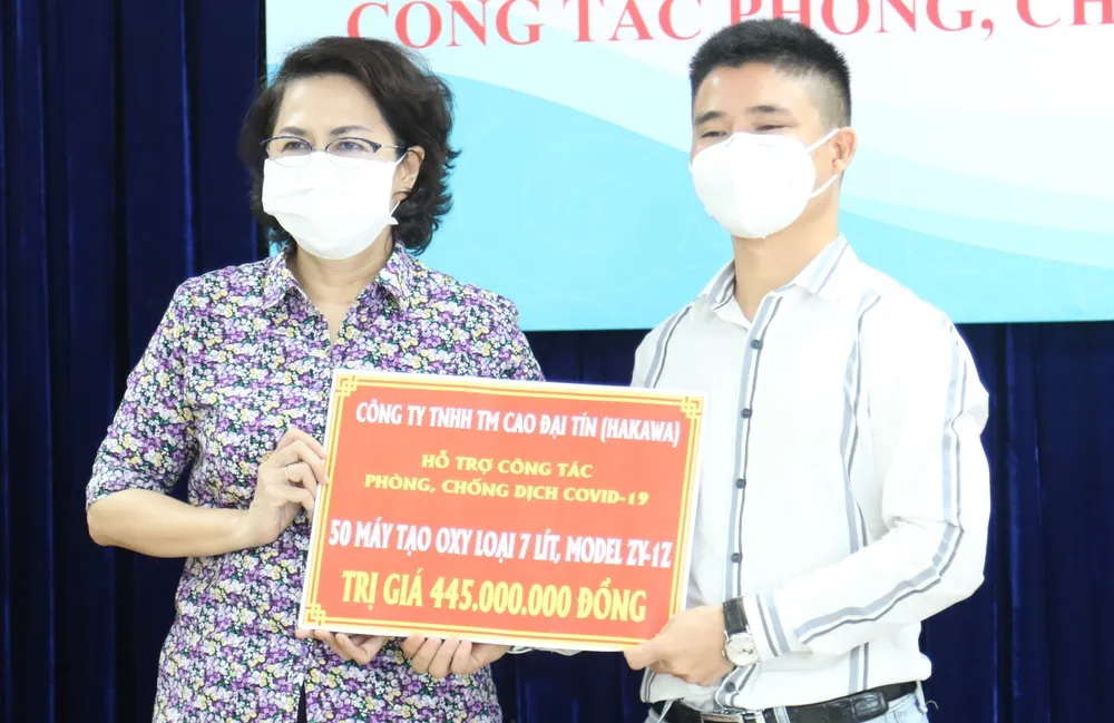 TPHCM tiếp nhận thuốc, vật tư y tế phòng, chống dịch Covid-19 ảnh 2