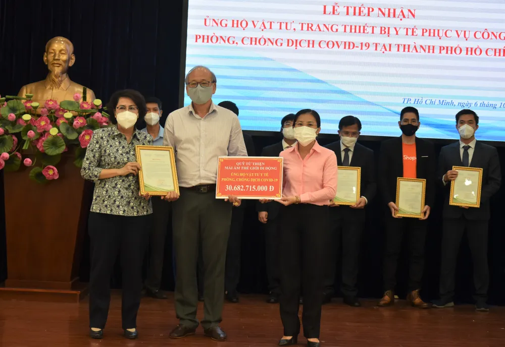 TPHCM tiếp nhận vật tư, trang thiết bị y tế hơn 368 tỷ đồng ảnh 1