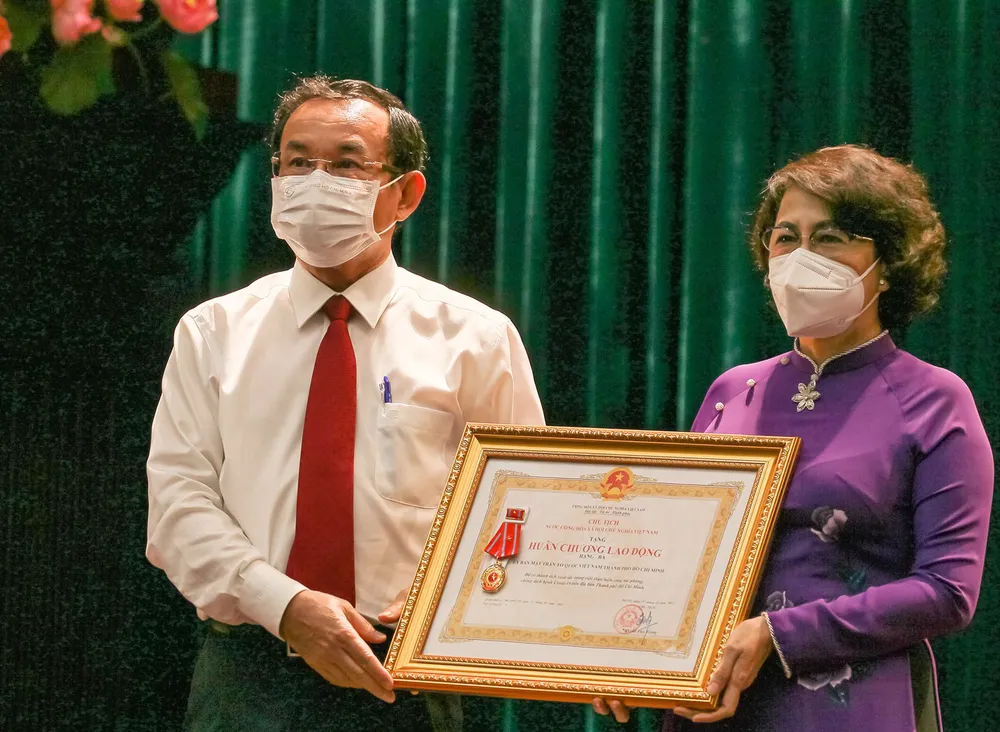 Bí thư Thành ủy TPHCM Nguyễn Văn Nên: Không để ai phải ở lại phía sau trên thành phố nghĩa tình ảnh 5