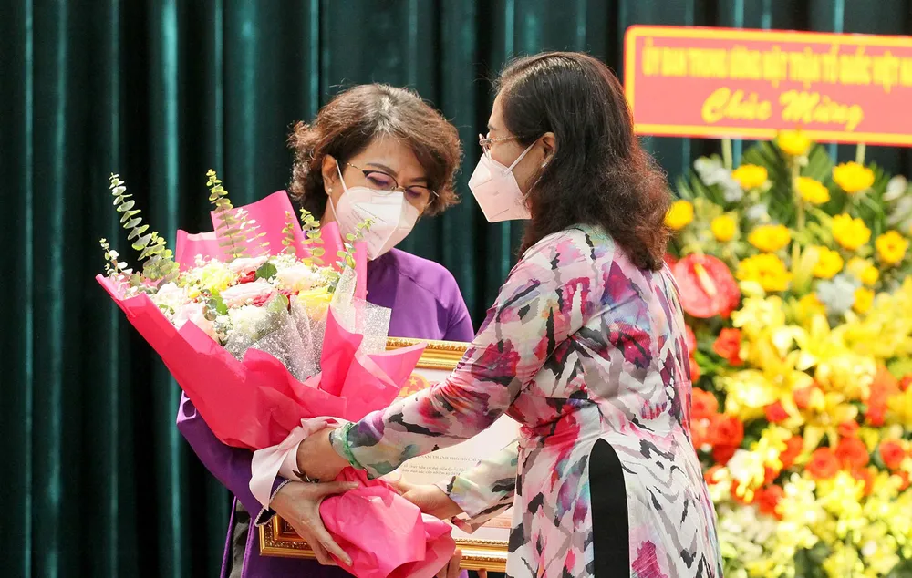 Bí thư Thành ủy TPHCM Nguyễn Văn Nên: Không để ai phải ở lại phía sau trên thành phố nghĩa tình ảnh 7