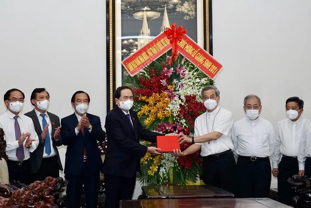Phó Chủ tịch Thường trực Quốc hội Trần Thanh Mẫn thăm, chúc mừng các cơ sở tôn giáo nhân lễ Giáng sinh năm 2021 ảnh 2
