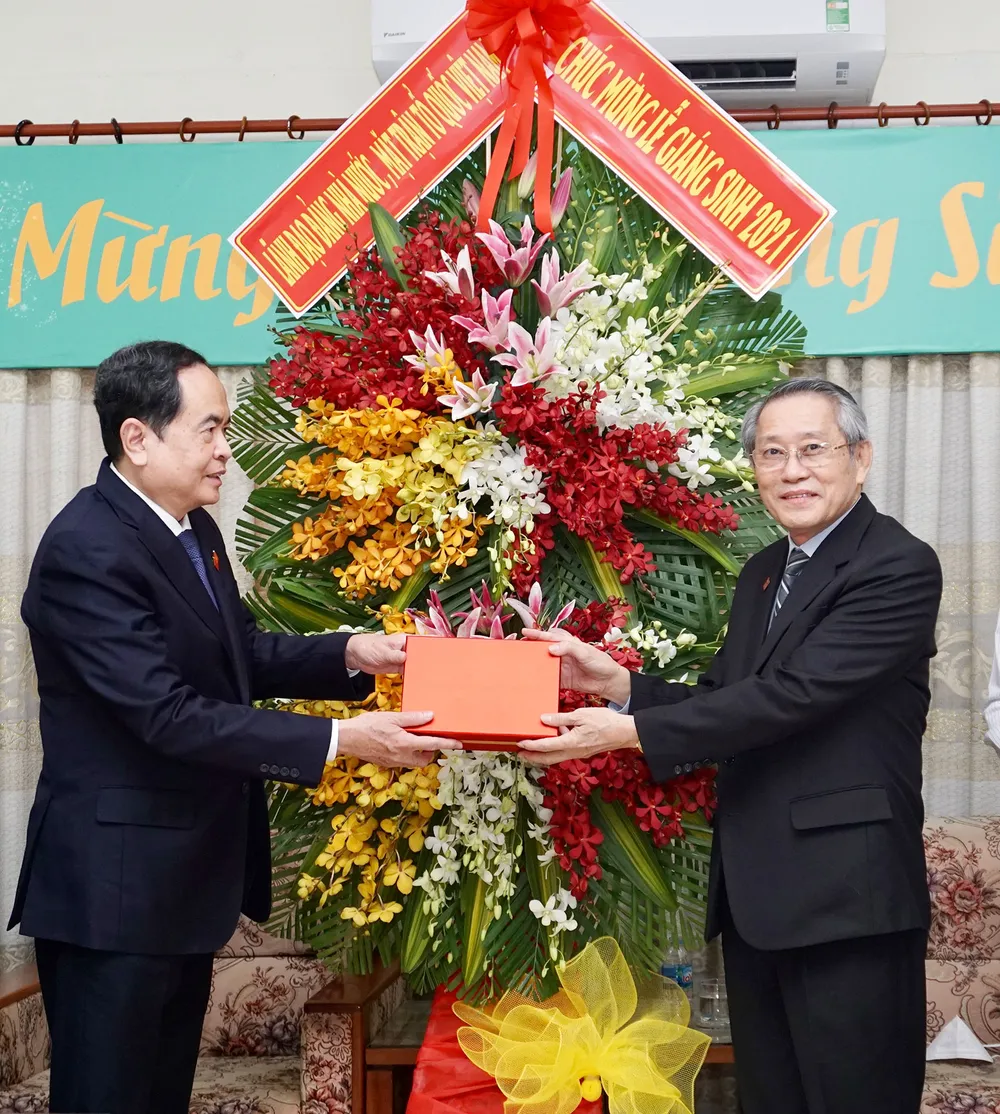 Phó Chủ tịch Thường trực Quốc hội Trần Thanh Mẫn thăm, chúc mừng các cơ sở tôn giáo nhân lễ Giáng sinh năm 2021 ảnh 4