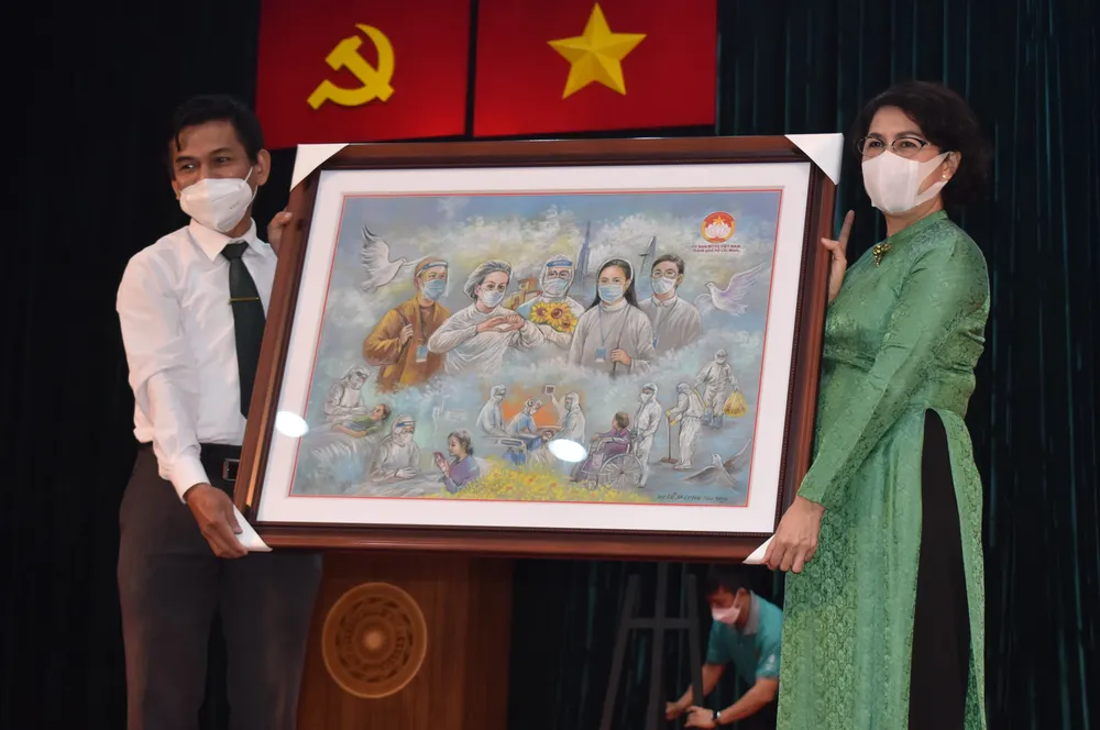 Hình ảnh khắc họa nét đẹp của “đạo và đời” ảnh 3