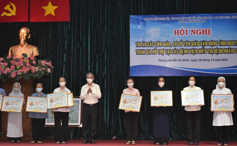 Hình ảnh khắc họa nét đẹp của “đạo và đời” ảnh 2