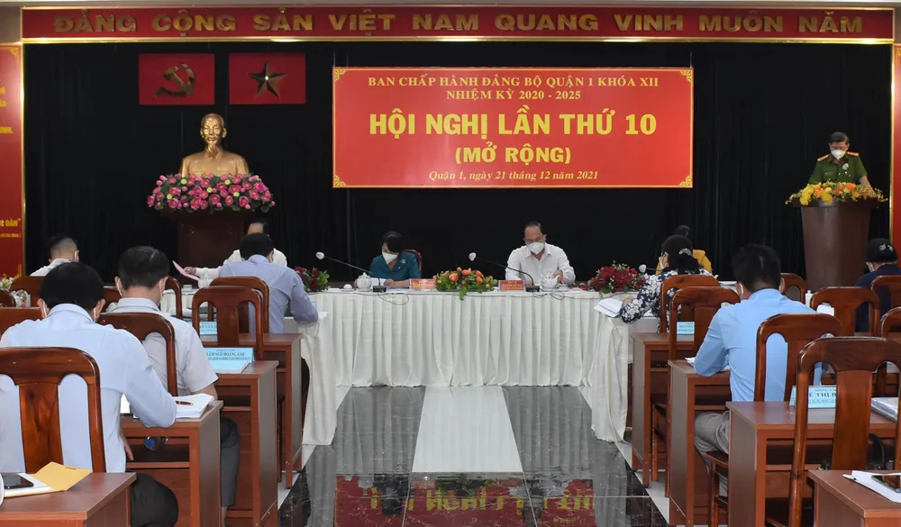 Quận 1 phải đóng góp nhiều hơn vào sự phát triển của TPHCM ảnh 1