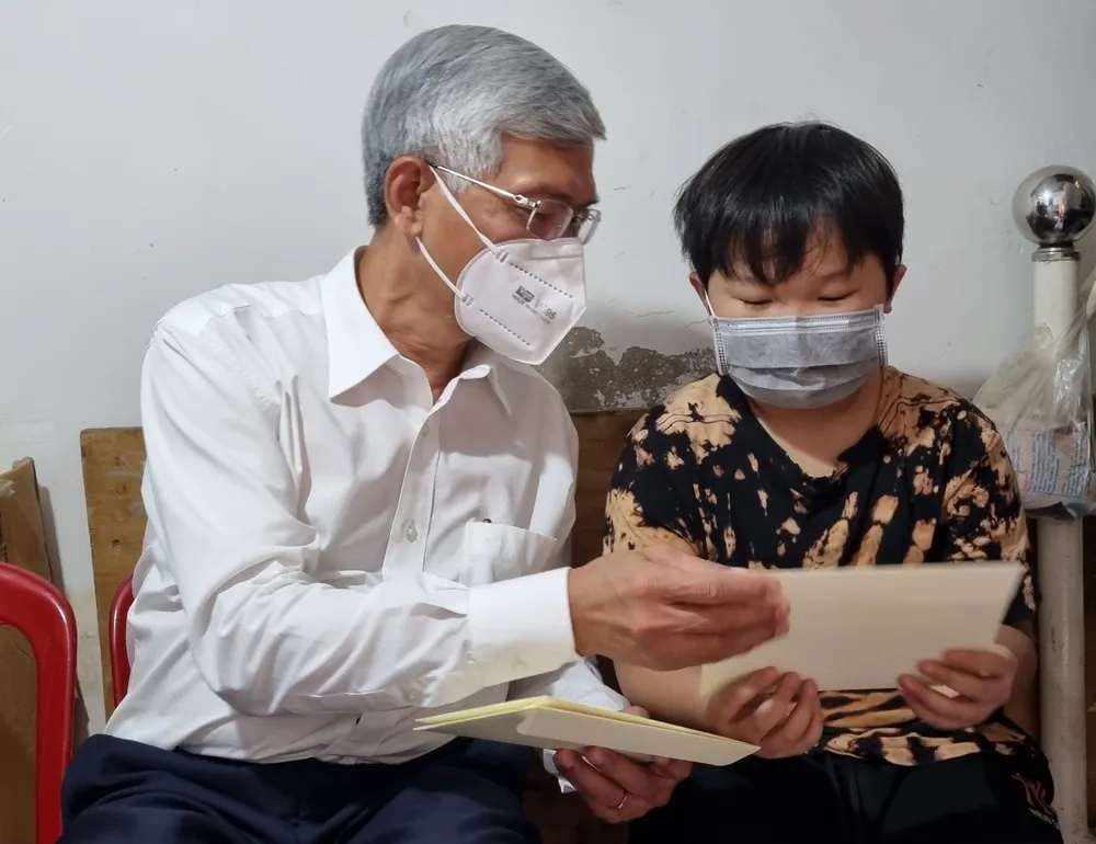 Lãnh đạo TPHCM thăm, chúc tết các đơn vị, cá nhân ảnh 2