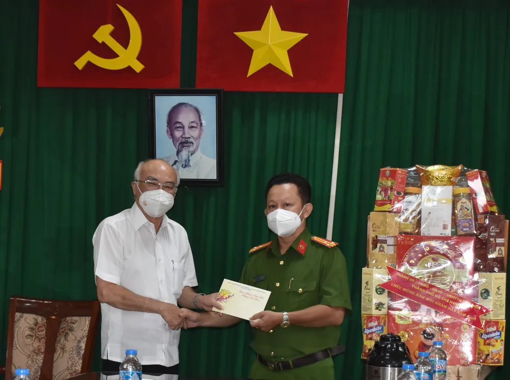Trưởng Ban Tuyên giáo Thành ủy TPHCM thăm, chúc tết một số đơn vị ảnh 2
