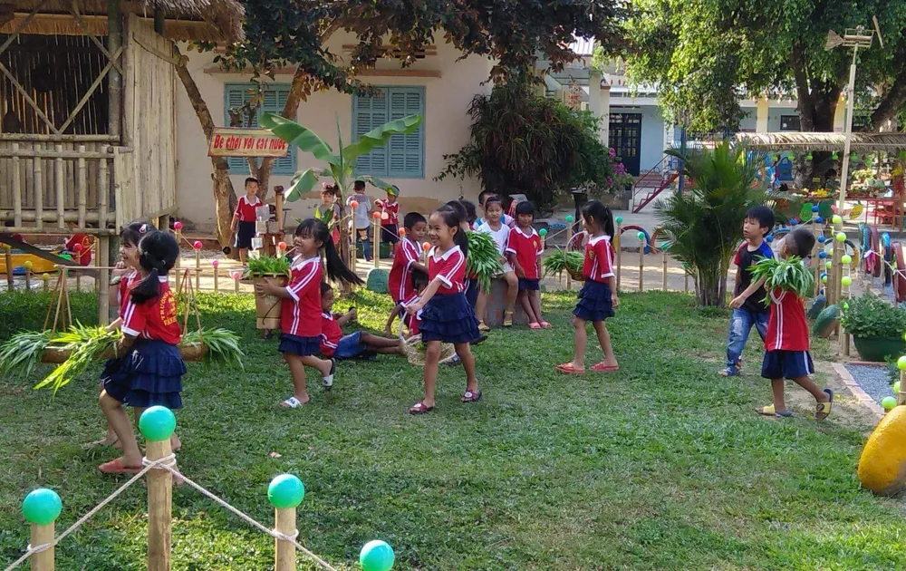 Trẻ Mầm non Vành Khuyên, xã Khánh Sơn tham gia hoạt động ngoại khóa. Ảnh minh họa: V.K