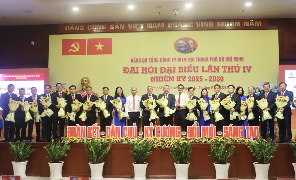 Tổng Công ty Điện lực TPHCM phấn đấu trở thành doanh nghiệp công nghệ số hiện đại