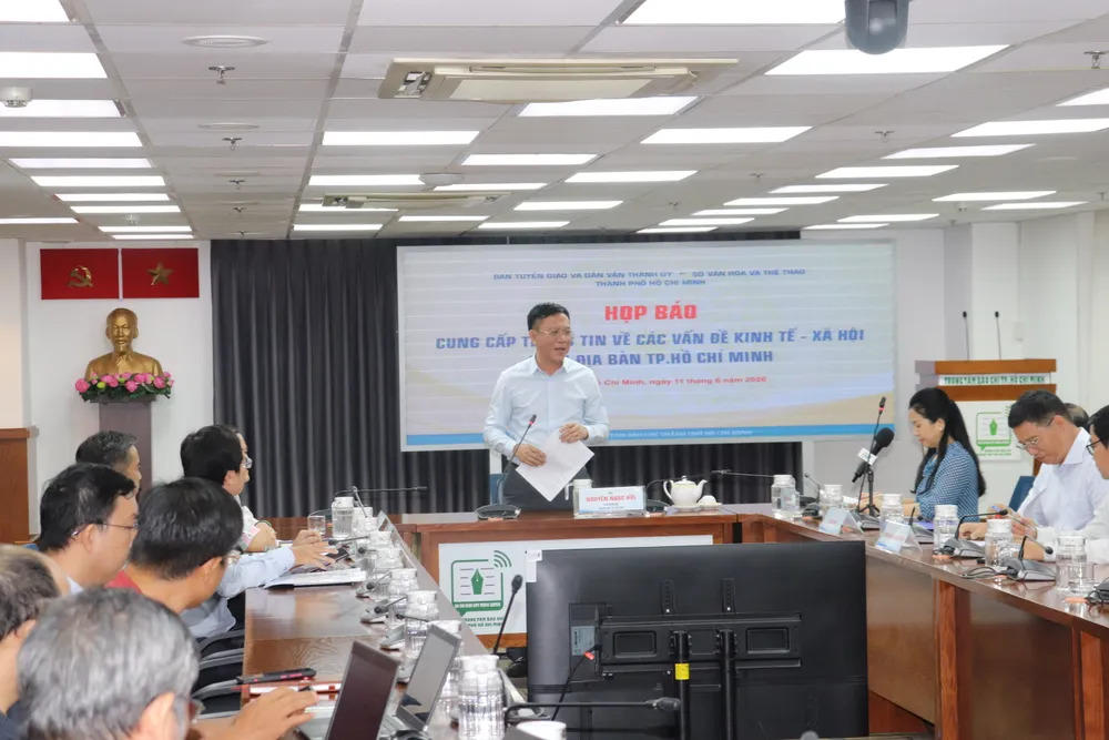Phó Giám đốc Sở VH-TT TPHCM Nguyễn Ngọc Hồi chủ trì buổi họp báo