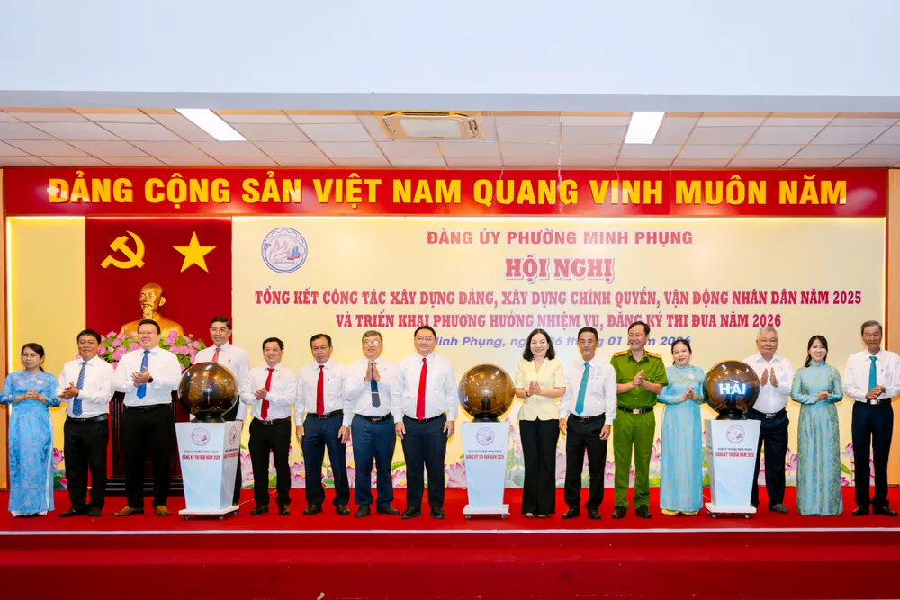 Phường Minh Phụng đặt mục tiêu rút ngắn 30% thủ tục hành chính