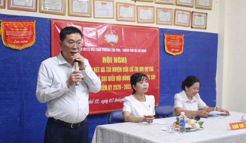 Đồng chí Ngô Phạm Việt bày tỏ sự xúc động và gửi lời cảm ơn trước sự tín nhiệm tuyệt đối của cử tri phường Tân Hòa