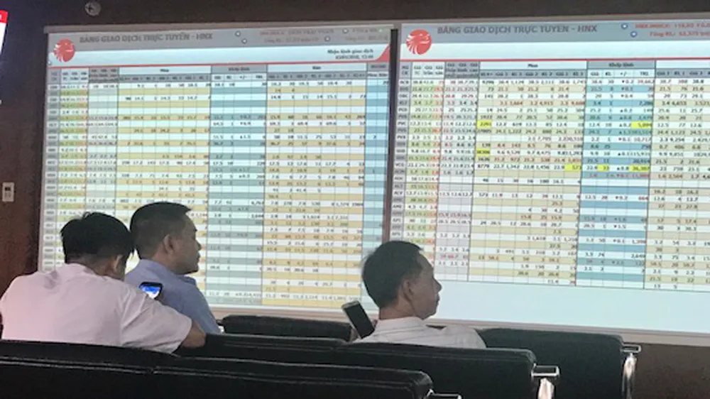 Hơn 9.000 tỷ đồng đổ vào thị trường, VN-Index vượt 1.022 điểm