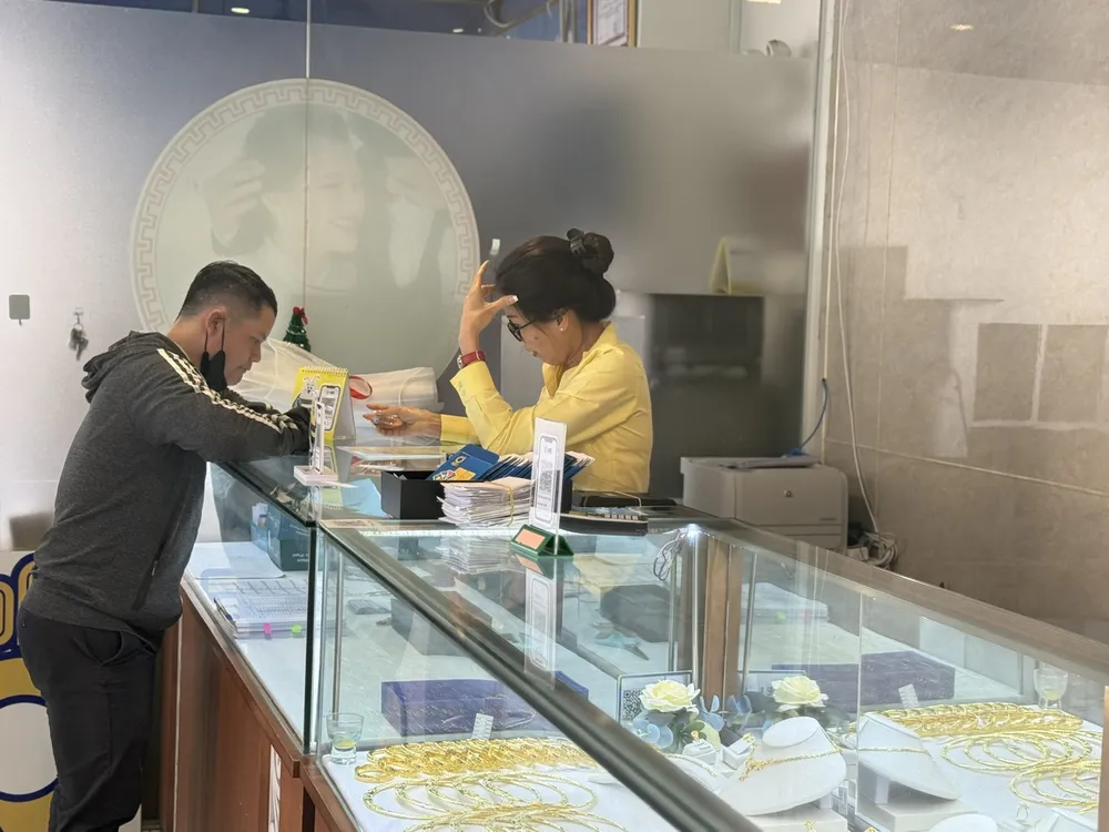 Giá vàng trong nước tiếp tục tăng