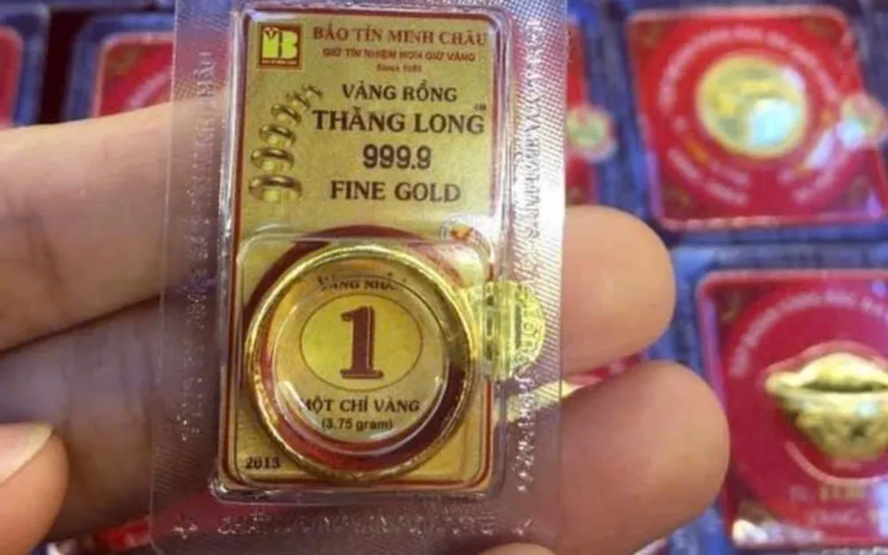 Giá vàng nhẫn 9999 tiếp tục tăng, giá vàng miếng SJC đứng giá