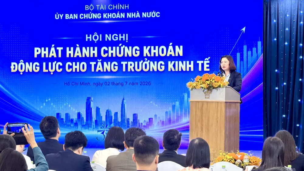 Bà Vũ Thị Chân Phương, Chủ tịch UBCKNN phát biểu tại hội nghị 