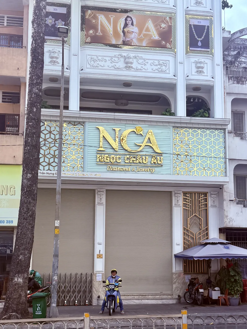 Ngoc Chau Au.jpg